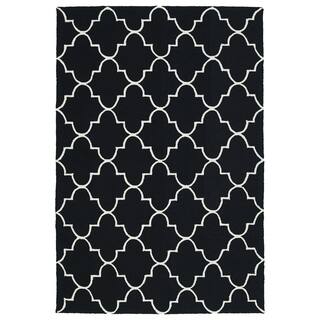 Indoor/ Outdoor Handmade Getaway Black Tiles Rug (5'0 x 7'6)