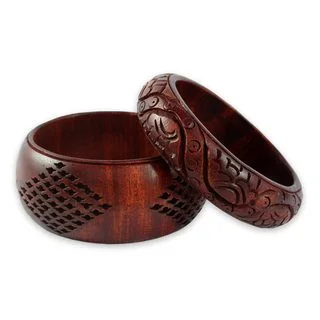 Set of 2 Handcrafted Mango Wood 'India Romance' Bracelets (India)