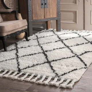 nuLOOM Hand-knotted Moroccan Trellis Natural Shag Wool Rug (12' x 15')