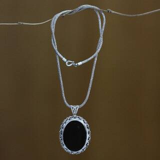 Midnight Lace Handmade Artisan Fashion Accessory Sterling Silver Onyx Gemstone Oval Black Jewelry Pendant Necklace (Indonesia)