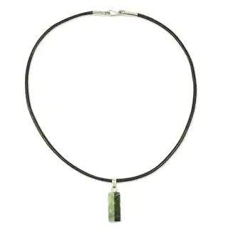 Handcrafted Sterling Silver Leather 'Life' Jade Necklace (Guatemala)