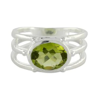 Handcrafted Sterling Silver 'Forest Glow' Peridot Ring (India)