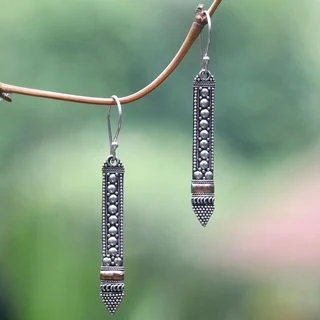 Handcrafted Gold Overlay 'Balinese Scepter' Earrings (Indonesia)