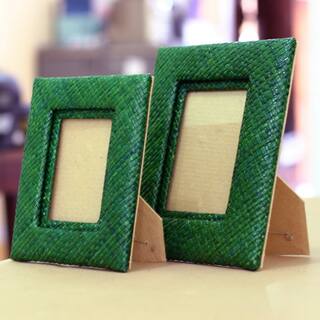 Handmade Set of 2 Pandanus 'Natural in Green' Photo Frames (Indonesia)