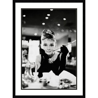 Framed Art Print 'Audrey Hepburn Breakfast at Tiffany's' 23 x 31-inch
