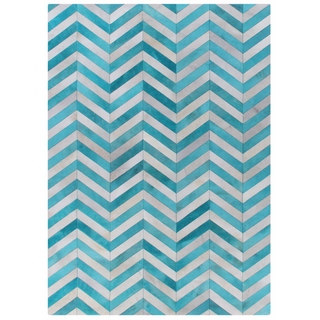 Chevron Hide Turquoise/ White Leather Hair-on Hide Rug (9'6 x 13'6)