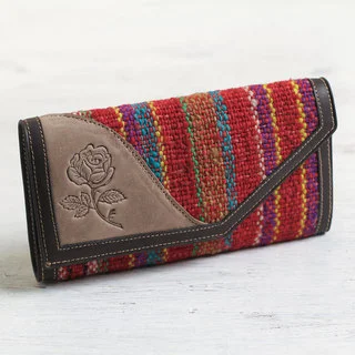 Handcrafted Leather Wool 'Floral Soul' Wallet (Peru)