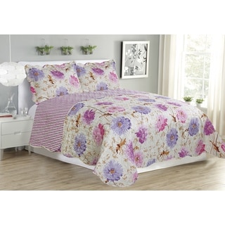 Suzy Lavender Breeze Floral Queen Size 3-Piece Quilt Set