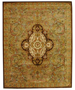Safavieh Handmade Classic Royal Beige/ Olive Wool Rug (9'6 x 13'6)
