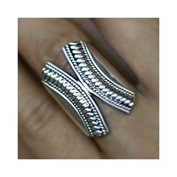 Sterling Silver 'Encounters' Ring (Indonesia)