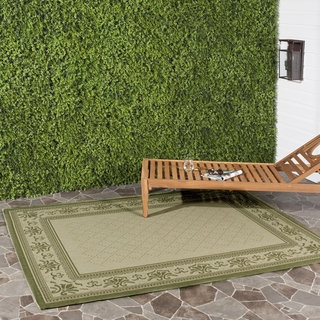 Safavieh Indoor/ Outdoor Royal Natural/ Olive Rug (7'10 Square)