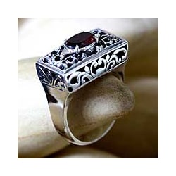 Sterling Silver Filigree 'Royal Coronation' Garnet Ring (Indonesia)