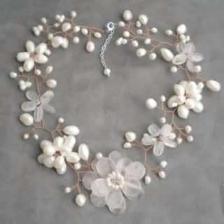 Quartz and Pearl Floral Necklace (6-15 mm) (Thailand)