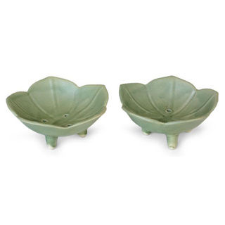 Handmade Set of 2 Ceramic 'Lotus Pond' Soap Dishes (Indonesia)
