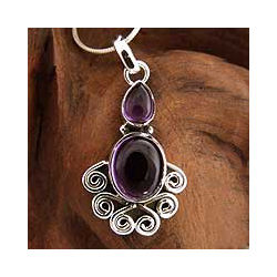 Sterling Silver 'Dream of India' Amethyst Necklace (India)