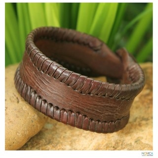 Handcrafted Leather Men's 'Thai Wrap' Bracelet (Thailand)