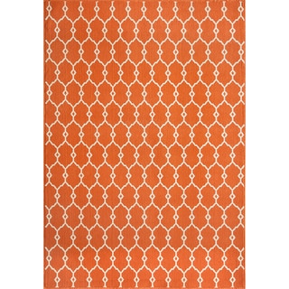 Indoor/Outdoor Orange Trellis Rug (7'10 x 10'10)