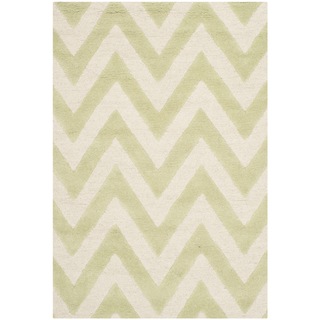 Safavieh Handmade Moroccan Cambridge Chevron Light Green Wool Rug (2' x 3')