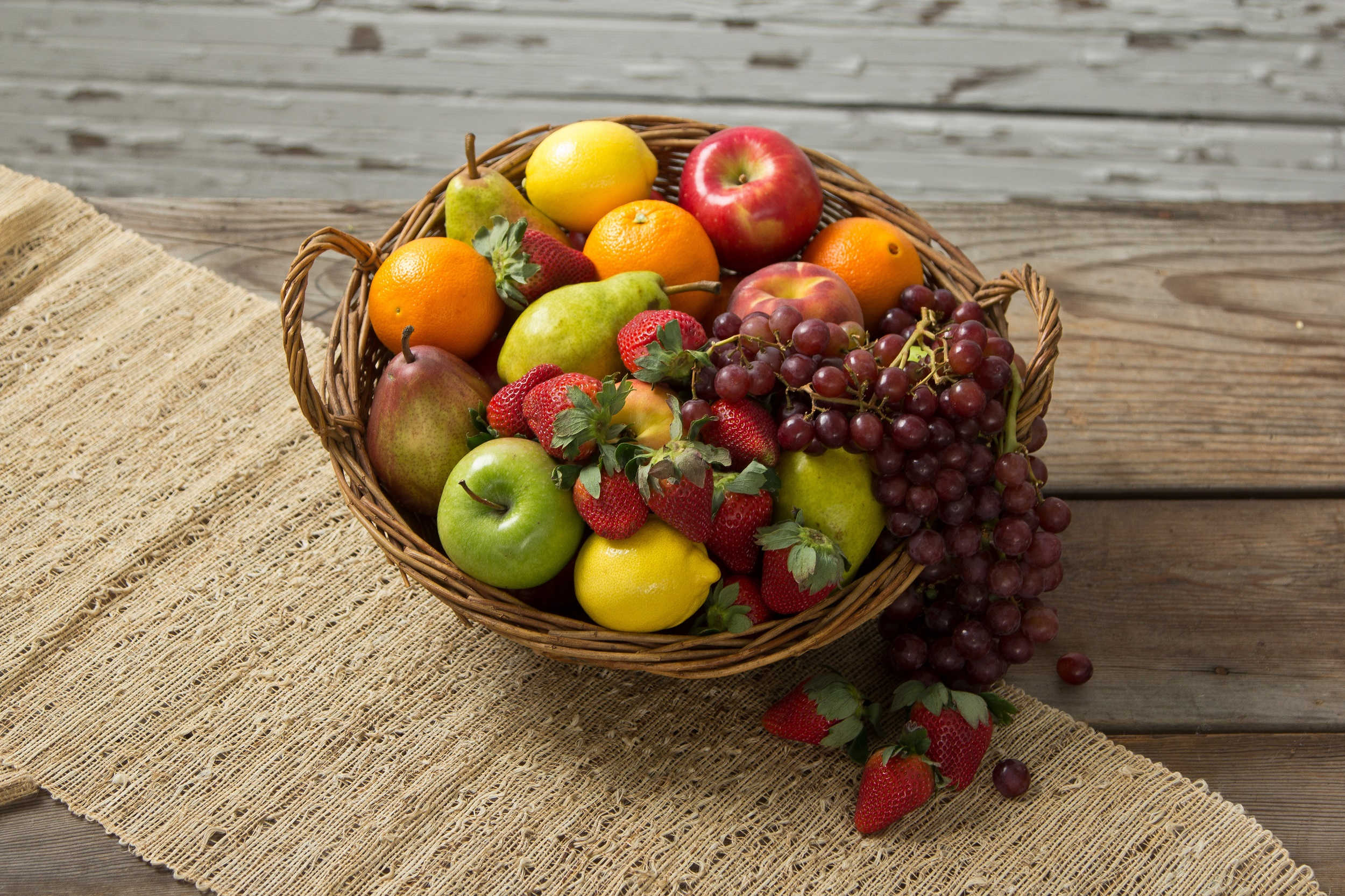 Dixie Delight Seasonal Fruit Basket