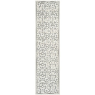 Safavieh Handmade Cambridge Moroccan Silver/ Ivory Rug (2'6 x 16')