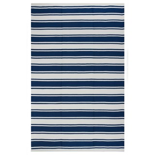 Hand-woven Indo Lucky Blue/ White Contemporary Stripe PET Area Rug (8' x 10')