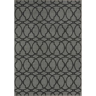 Indoor/ Outdoor Moroccan Tile Charcoal Rug (1'8 x 3'7)
