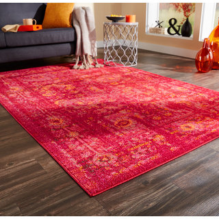 Pantone Universe Expressions Faded Floral Traditional Pink/ Red Rug (5'3 x 7'6)