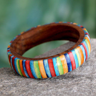 Handcrafted Sheesham Wood 'Rainbows' Bone Bracelet (India)