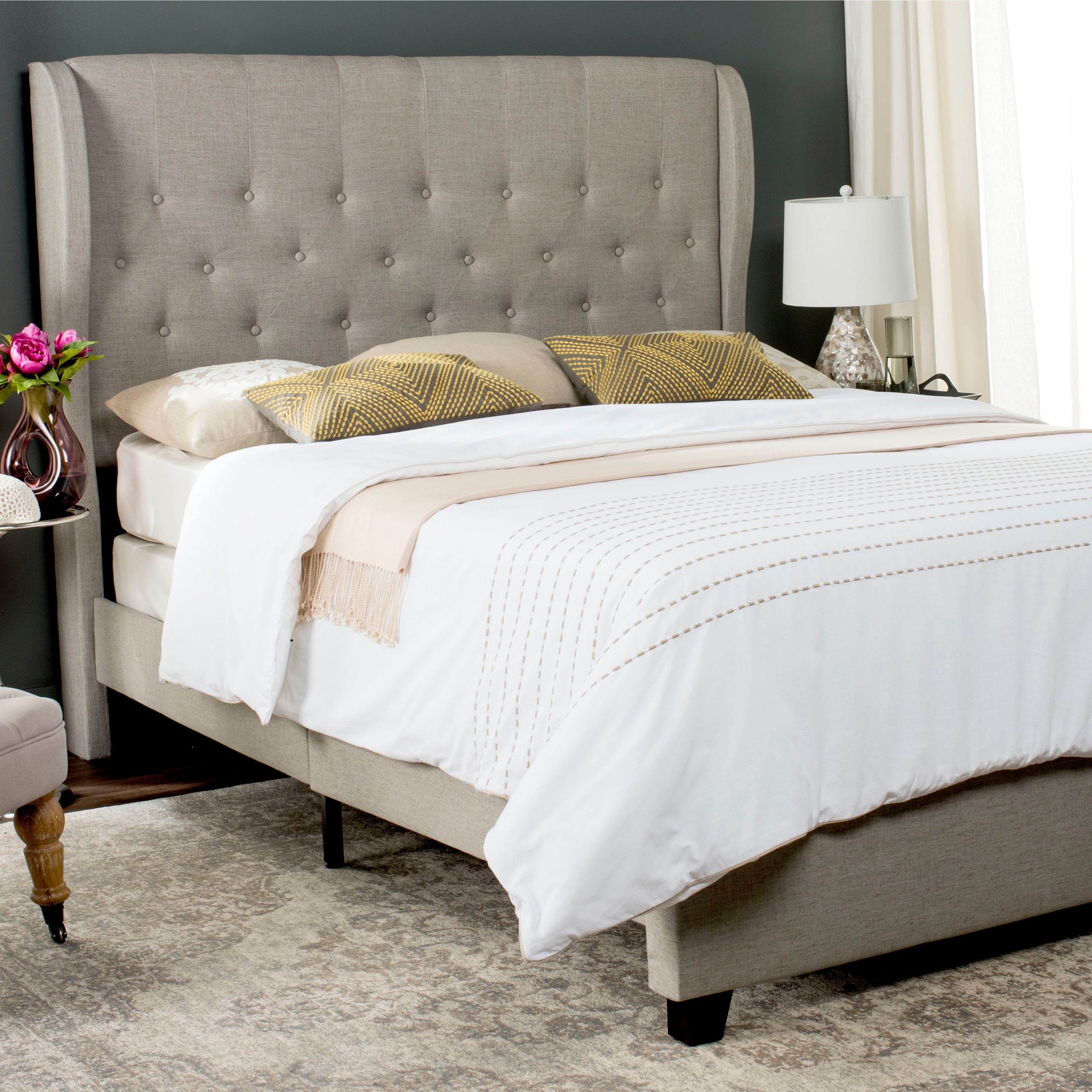 Safavieh Blanchett Light Grey Linen Upholstered Tufted Wingback Bed (Queen)