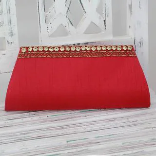 Handmade Embellished 'Red Romance' Clutch (India)
