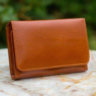 Handmade Leather 'Infinite Brown' Tri-fold Wallet (Thailand)