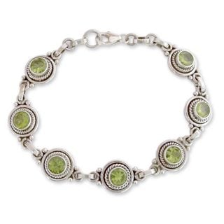 Sterling Silver 'Green Mystique' Peridot Bracelet (India)