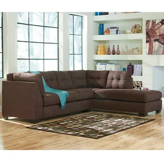 Benchcraft Maier Microfiber Sectional with Right Side Facing Chaise
