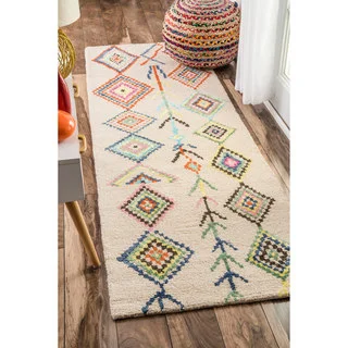 nuLOOM Contemporary Handmade Wool/ Viscose Moroccan Triangle Tan Runner Rug (2'6 x 10')