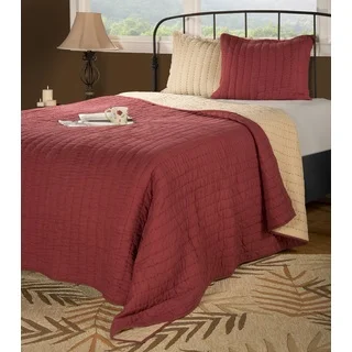Rizzy Home Gracie Red Quilt