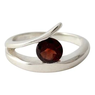 Handcrafted Sterling Silver 'Circle of Love' Garnet Ring (India)