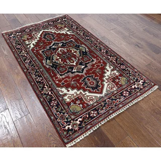 Hand-knotted Heriz Red Wool Area Rug (3'2 x 5'2)