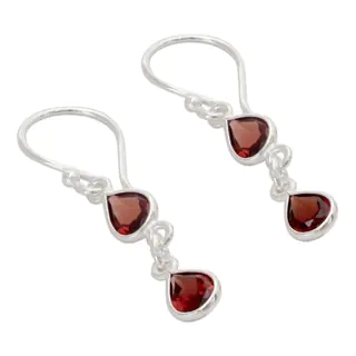 Handcrafted Sterling Silver 'Mystical Femme' Garnet Earrings (India)