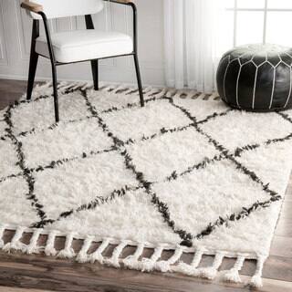 nuLOOM Hand-knotted Moroccan Trellis Natural Shag Wool Rug (6' Square)