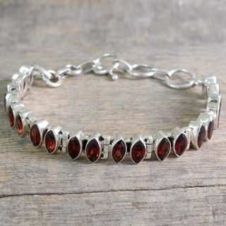 Handcrafted Sterling Silver 'Red Marquise' Garnet Bracelet (India)