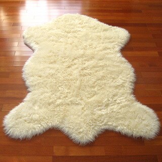 Classic Sheepskin Ivory Pelt Faux-fur Rug (3'3 x 4'7)