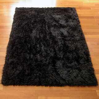 Classic Black Bear Faux-fur Rectangular Rug (2'3 x 3'7)