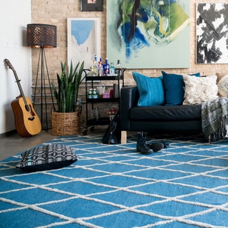 Handcrafted Lennon Azure Wool Rug (9'3 x 13)