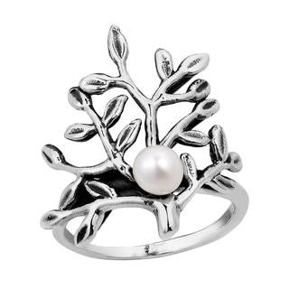 Handmade Nautical Wonder Coral Bloom White Pearl .925 Silver Ring (Thailand)