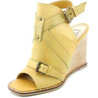 Two Lips Women's Dahl Yellow Leather Sandals