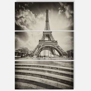 Designart - Eiffel Tower in Gray Shade - Landscape Photo Glossy Metal Wall Art