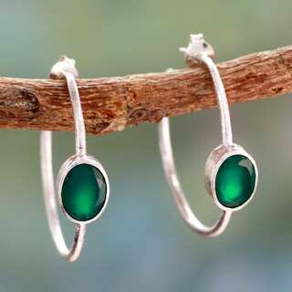 Handmade Sterling Silver 'Contemporary Green' Onyx Earrings (India)