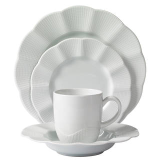 Milena 16-piece Scalloped White Porcelain Dinnerware Set (Service for 4)
