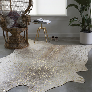 Clayton Pewter/ Gold Faux Cowhide Rug (5' x 6'6)
