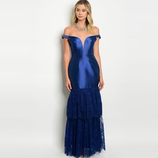 Shop The Trends Women's Short Sleeve Off The Shoulder Mermaid Gown With Lace Hem And Sweetheart Neckline